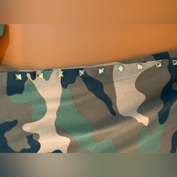 VALENTINO COTTON T-SHIRT GREEN X BLACK CAMOUFLAGE WITH STUDS ( unissex ) Size L - Picture 7 of 9